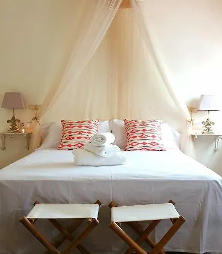 Les Llambrich - Apartamentos Turisticos